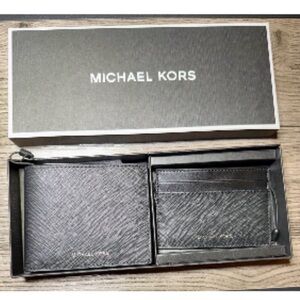 NWT Michael Kors Mens Logo Billfold Wallet/Card Set. *Box Not Included !!!